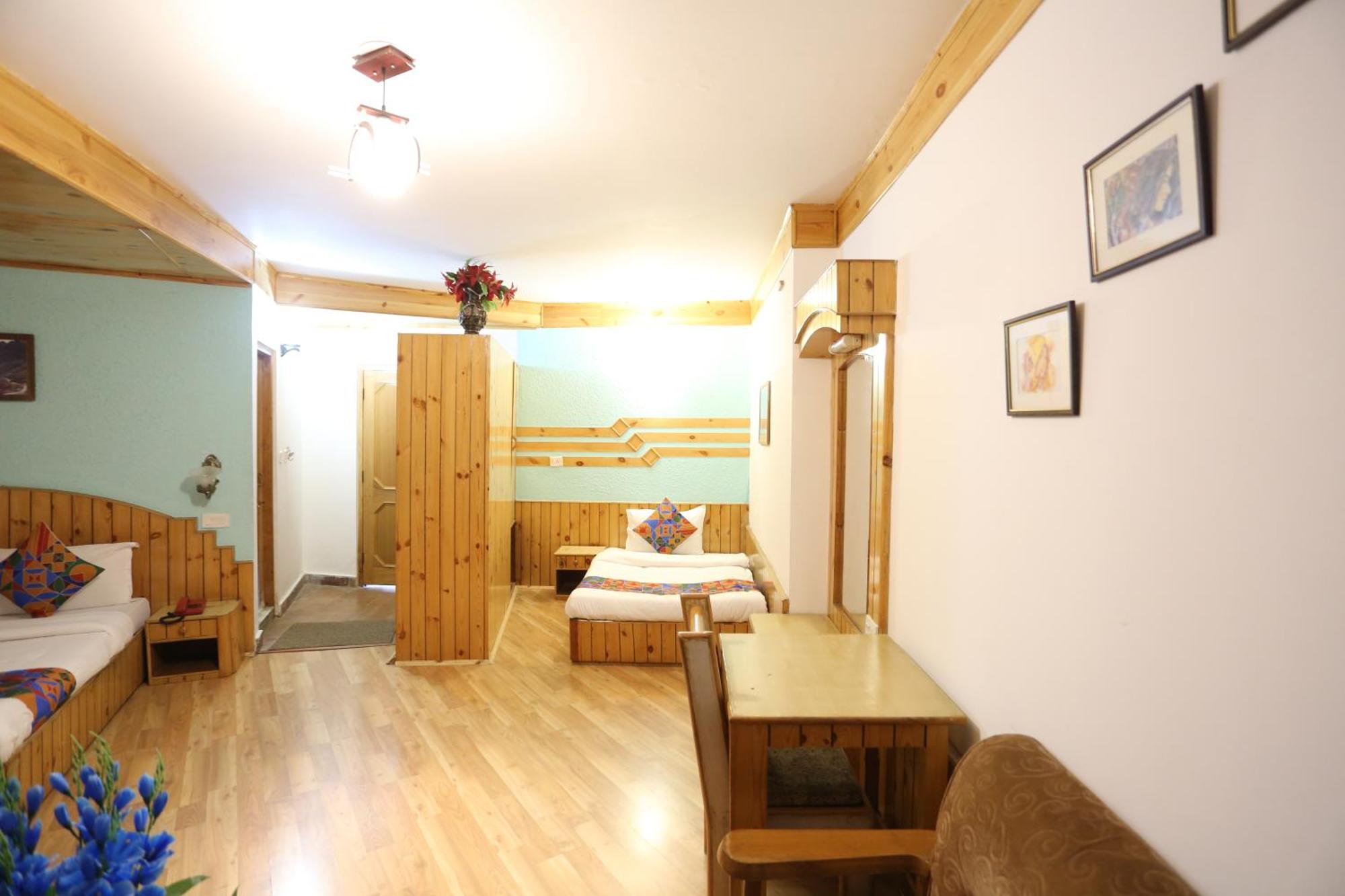 Hotel Surbhi Vashist Экстерьер фото