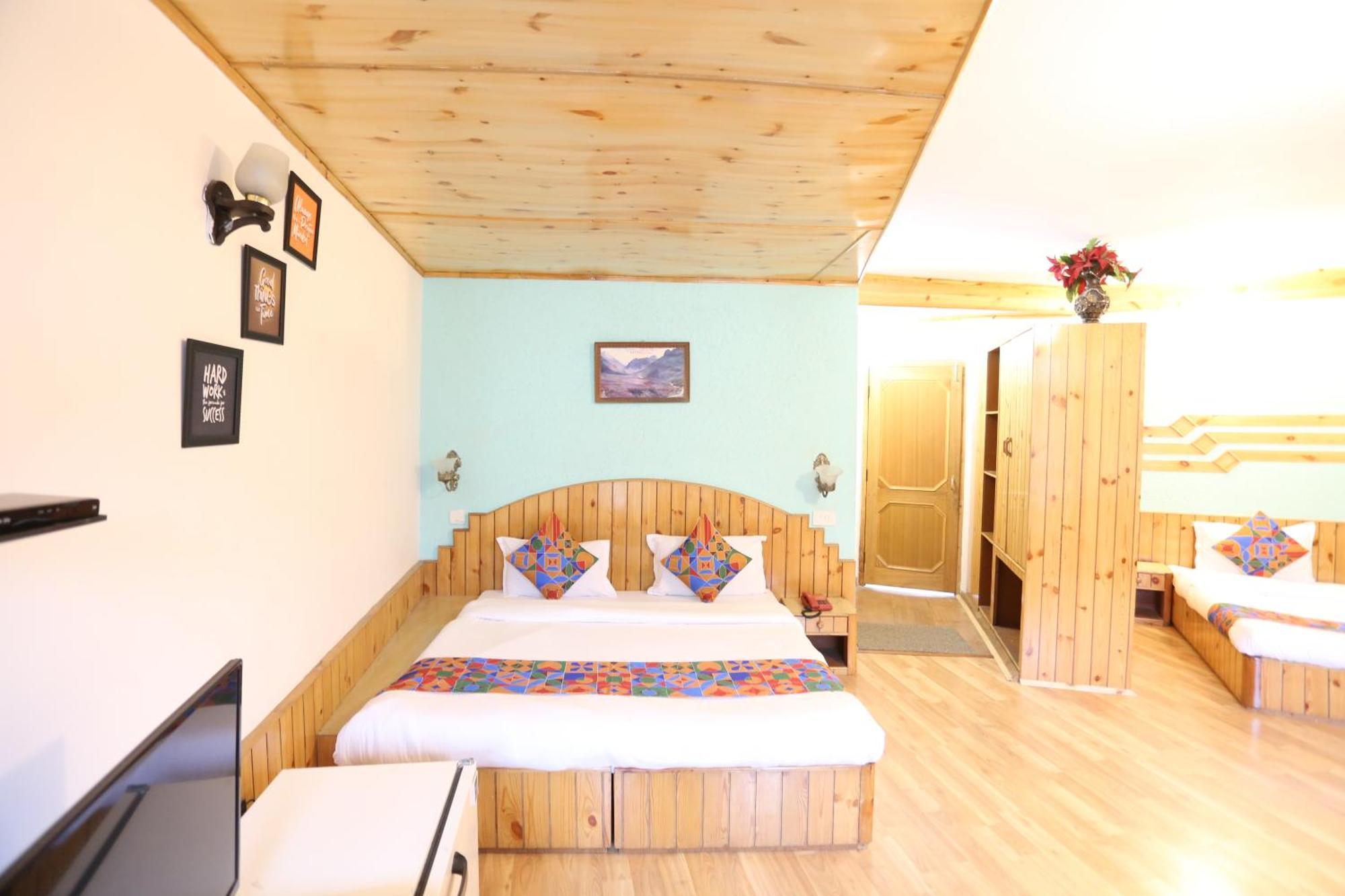 Hotel Surbhi Vashist Экстерьер фото