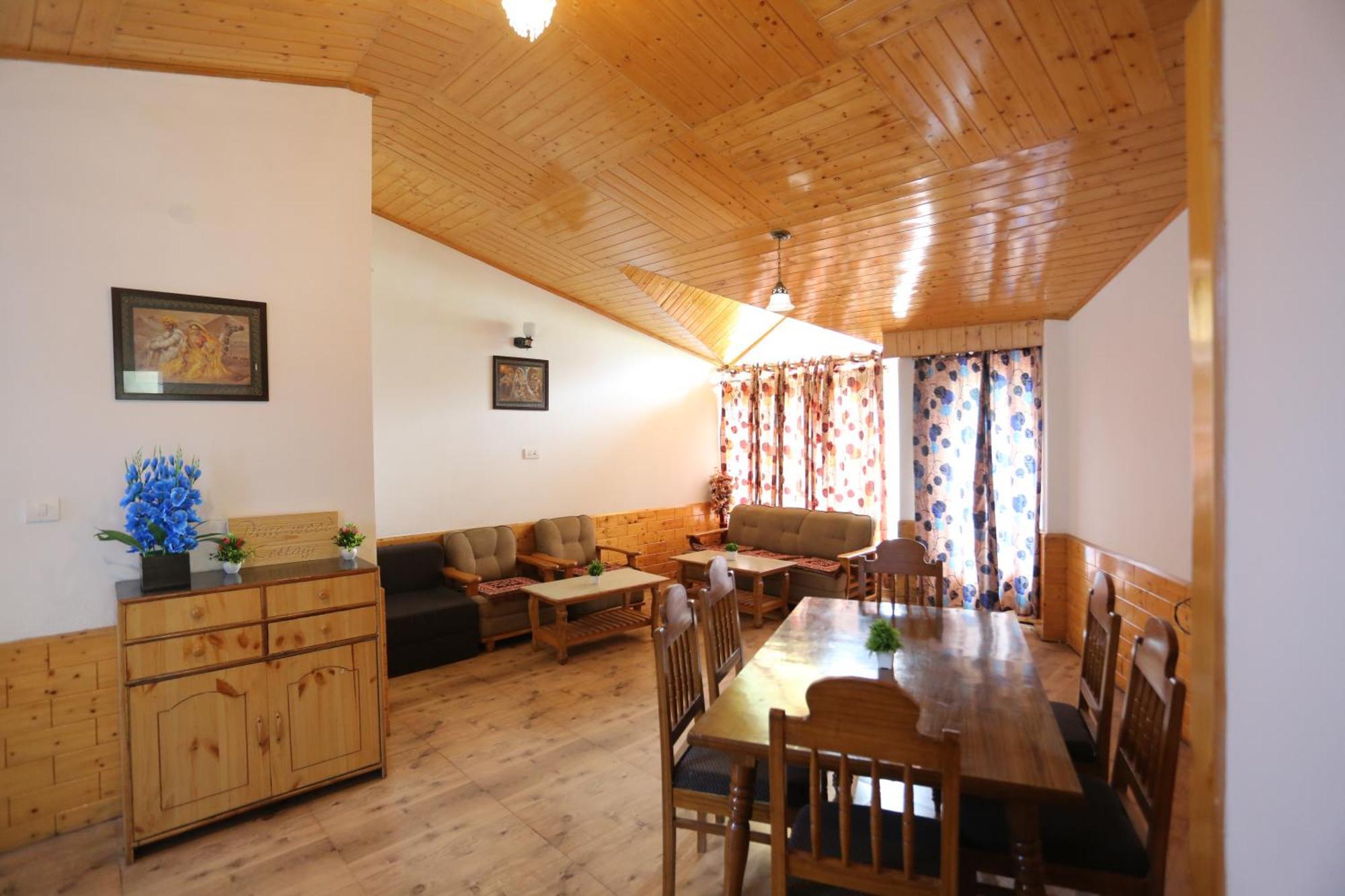 Hotel Surbhi Vashist Экстерьер фото